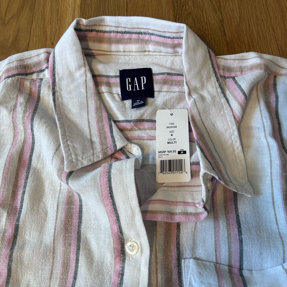 New GAP Women Button Down Shirt - White and Red - Picture 3 of 6